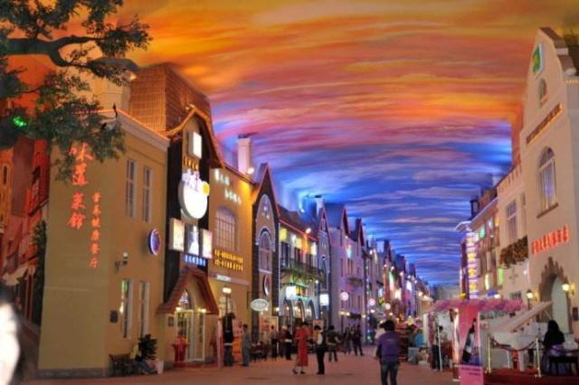 中国最大胆的商业街：为吸引游客“造”了一片天空！景区不收费