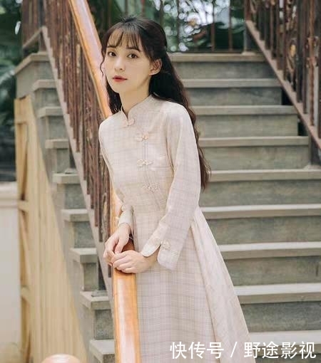  『大气』春季碎花裙气质柔美，复古裙典雅大气，裙子就应该这样穿