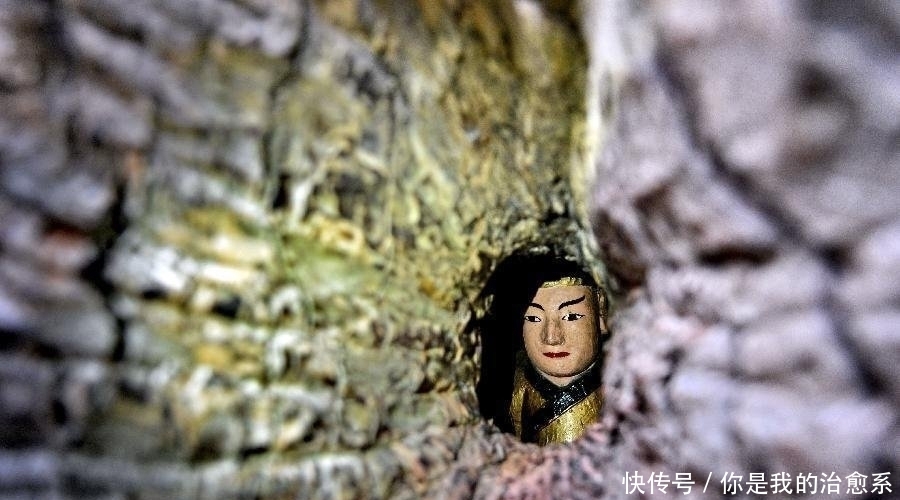 奇观！福建一棵千年古树内藏着一尊佛像，来历不明吸引无数游客