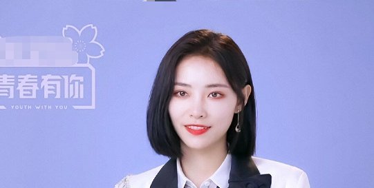  许佳琪：《青春有你2》变“撞脸”大会？乃万像王源不算啥，她竟撞脸唐嫣