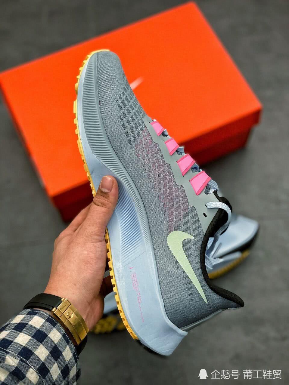  开箱|这款跑鞋轻便透气，居然才300不到！耐克Pegasus37超级飞马开箱
