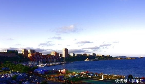 中国最“憋屈”的城市,出门就是海,可是想到海边玩就得出国!