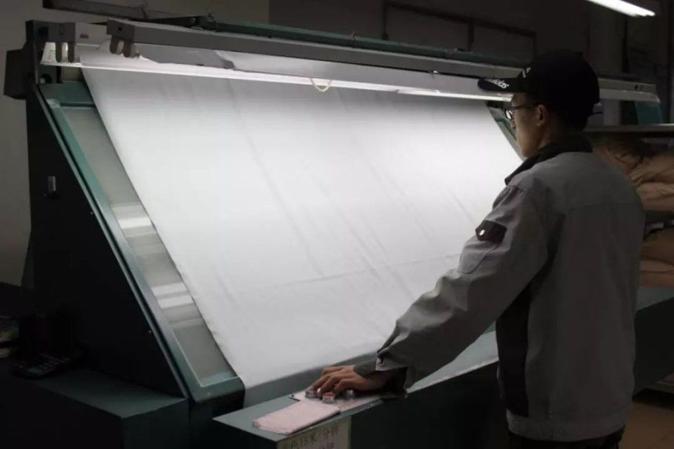 简单到极致的魔力!穿上就脱不下来的白T恤。