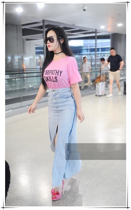 当86斤唐嫣与96斤冉莹颖同穿粉色T恤，网友:看完再也不想减肥了