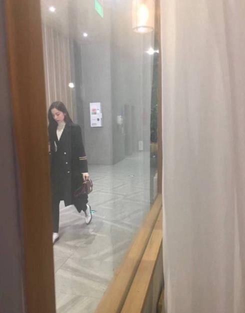 蒋欣在路人镜头下是瘦子，娜扎美的纯天然，杨颖被打回原型！