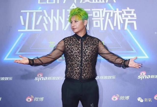 明星的尴尬穿搭，杨幂怪怪的，蔡徐坤吓人，千玺表示看不懂