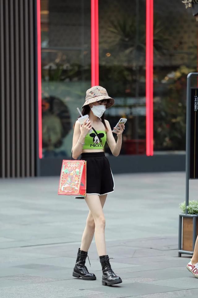 #酷酷#街拍的小姐姐太酷了!|一周街拍精选