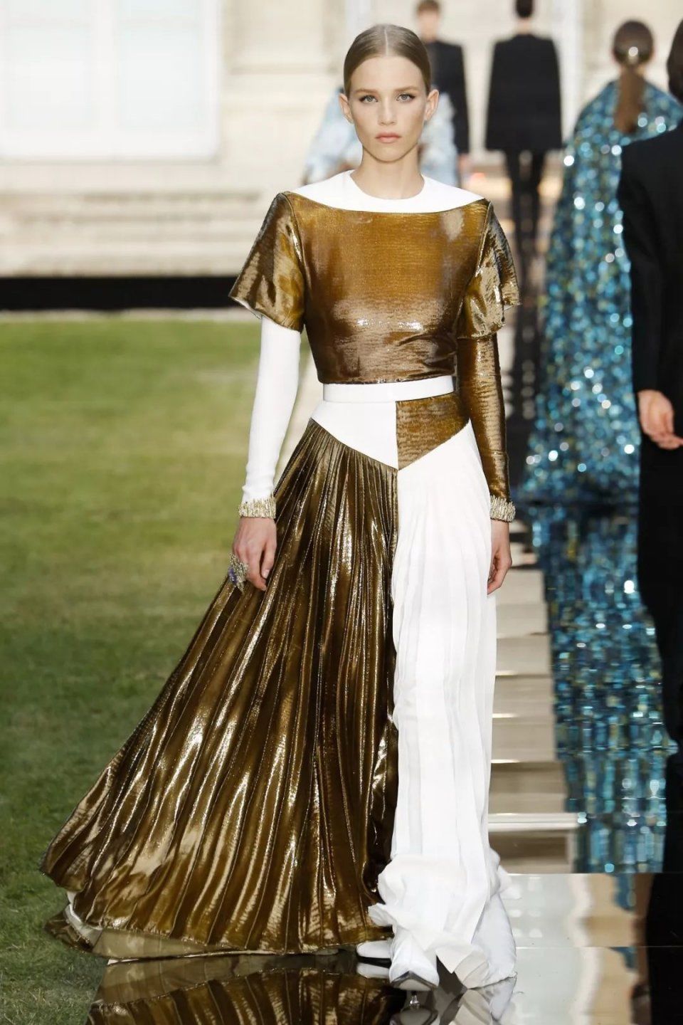 全球最顶级的高定时装周，汇集了世上所有女生的梦想!!