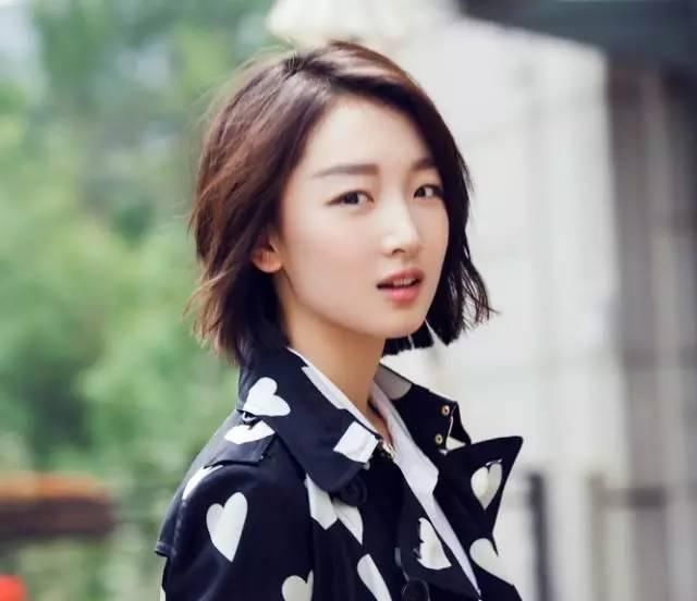 为什么周冬雨、郑爽、娜扎都要剪短发?这些照片给出了答案...