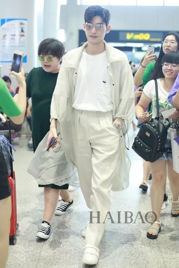 刘诗诗击破离婚传闻!周迅窦靖童这是什么情况?【海报街拍】