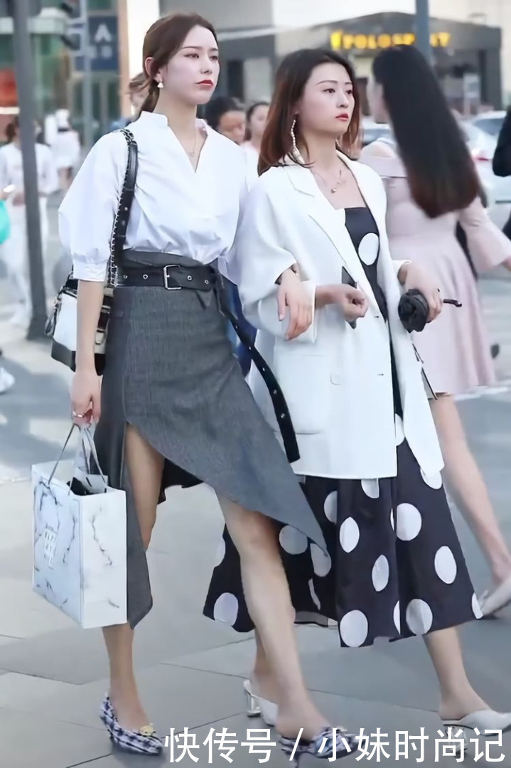  知性：街拍姐妹穿搭,一位女王一位知性,谁输谁赢