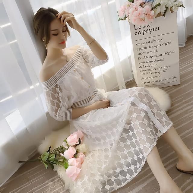 姑娘就服你!这样的优雅一字裙,都被你找到!真的很清新可爱迷人