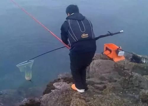  [黑鲷]矶钓黑鲷怎样避免鱼吞钩太深