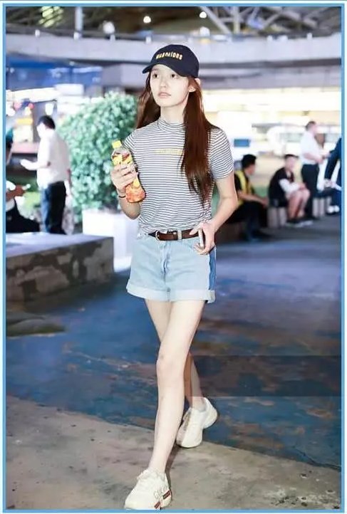 林允是瘦了多少?小蛮腰筷子腿统统再现，网友:美了不止一个高度