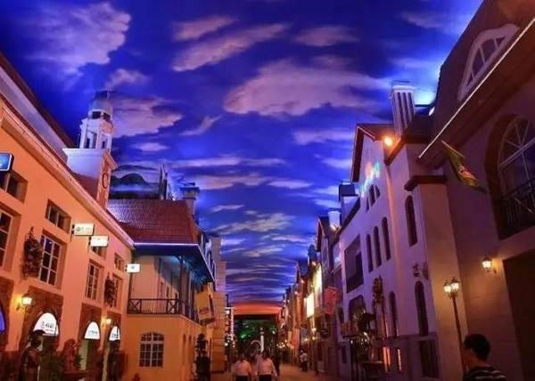 中国最大胆的商业街：为吸引游客“造”了一片天空！景区不收费