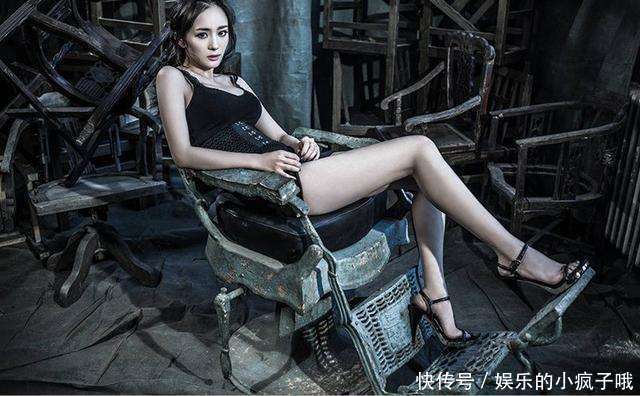 杨幂真敢穿，开叉裙开到大腿根，结果却被小S艳压