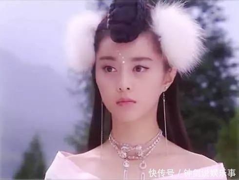 一字肩服饰是现代装专属?这些女星穿上古装一