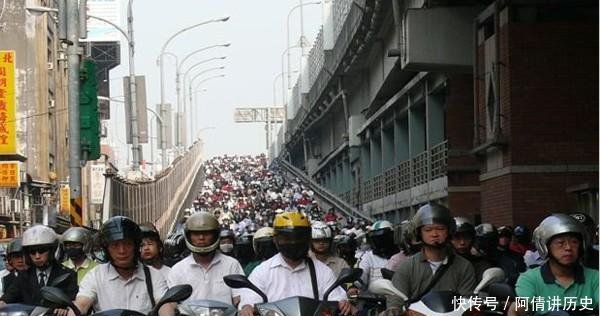  [汽车]中国的一个省, 2400万人口, 出行主要靠摩托车, 汽车却很