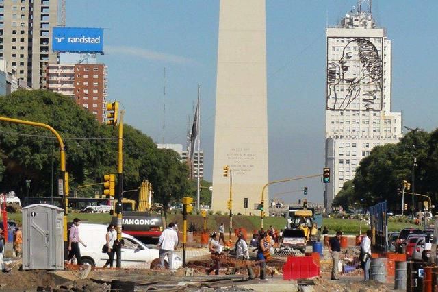 世界上最宽的街道：宽148米，共有18车道，却依然面临交通压力！