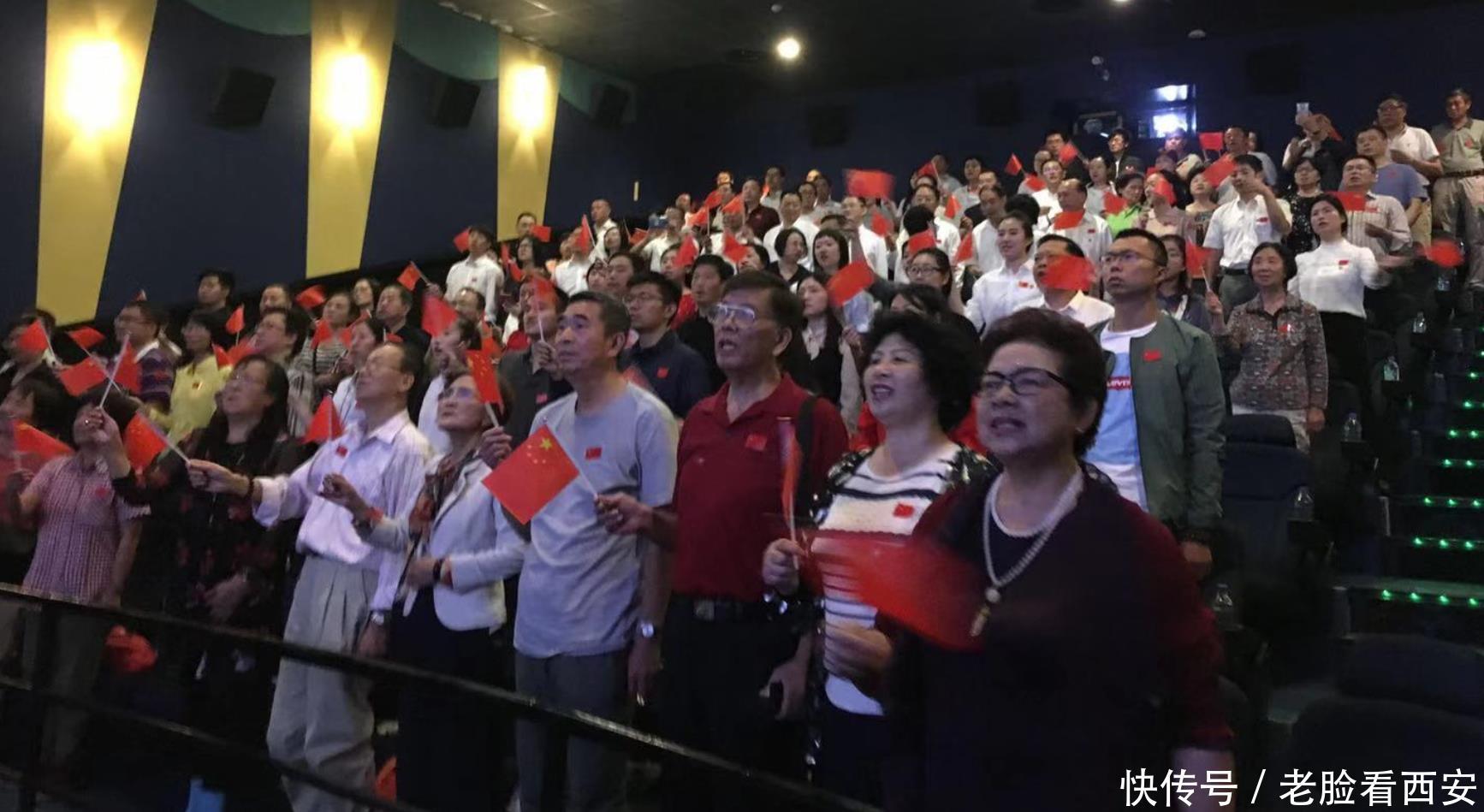 “祝祖国生日快乐”看完阅兵式直播 再去牛背梁时间刚刚好