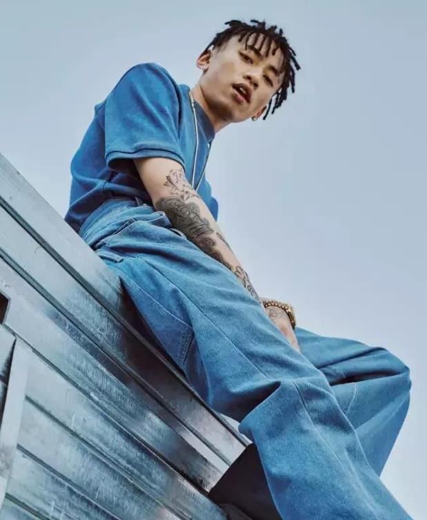 马思唯女朋友曝光，为何周冬雨上了热搜？网友：害得我白高兴一场