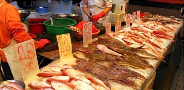 香港湾仔区的菜市场,对比广州菜市场得出