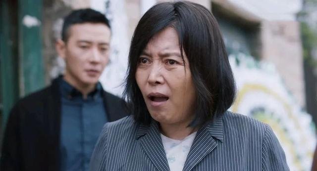  『寄养』悲惨的胡琳娜从小被寄养长大，与母亲丁嘉丽15年只见过两面