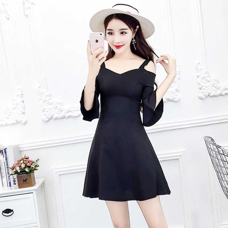 时尚的包臀裙，上特别修身显身材，自己都不知道自己身材这样好看