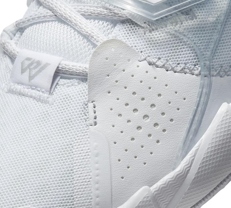  『舍得』纯白配色干净利落！这双Why Not Zer0.3你舍得上脚吗