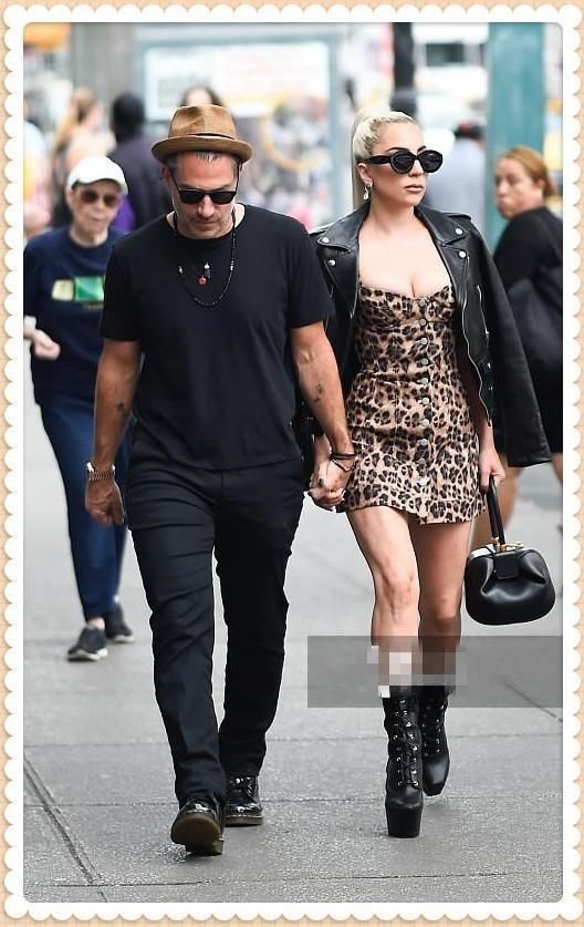 当LadyGaga与范爷同穿豹纹裙，才知道东方美和西方美的差距有多大