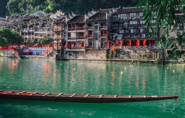 国内一个低调的千年古镇，人少景美无门票，风景媲美凤凰古镇