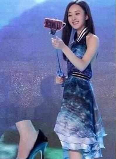 女明星穿高跟鞋，徐璐像在踩高跷，佟丽娅鞋跟都断了还在撑！