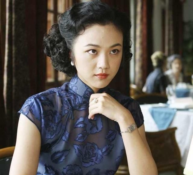 八大女星旗袍争艳，第七位秦岚穿上旗袍更是美得像一幅画