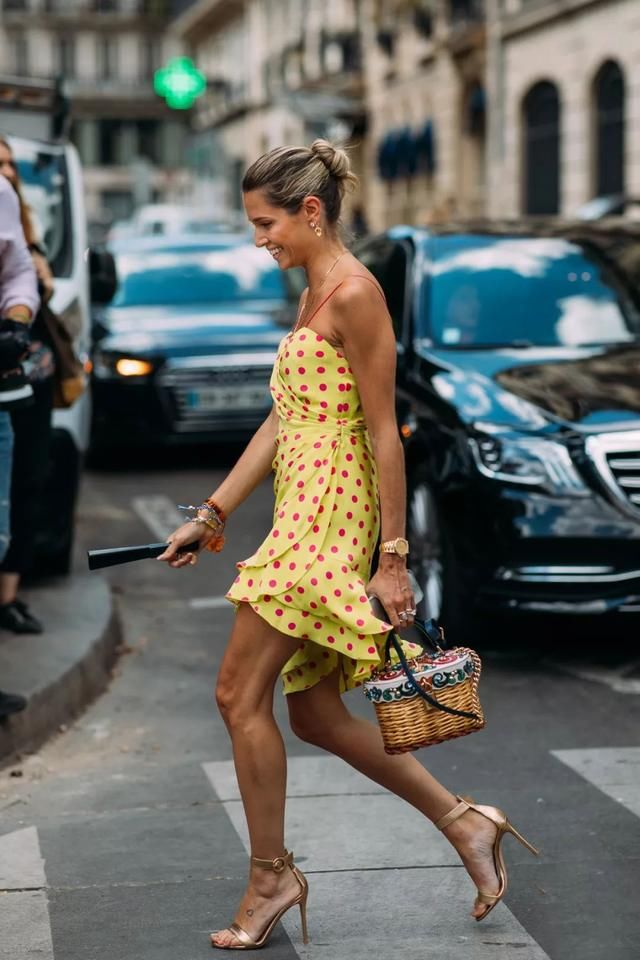 时髦博主INS刷火了波点，但亚洲人怎么穿才不土?