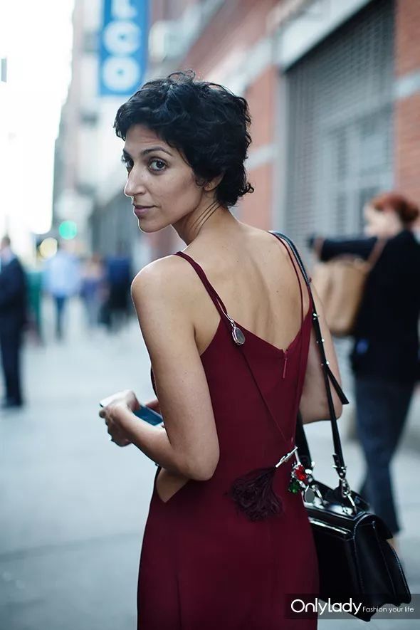 我最喜欢你什么样子?穿连衣裙的样子!