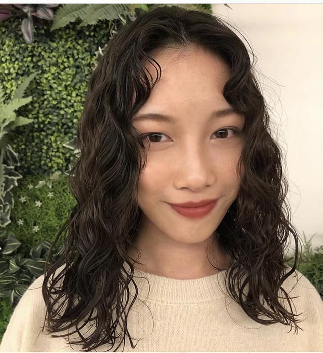  [细软]你是粗硬发，还是细软发？从你的发质选对命定发型，脸小一倍