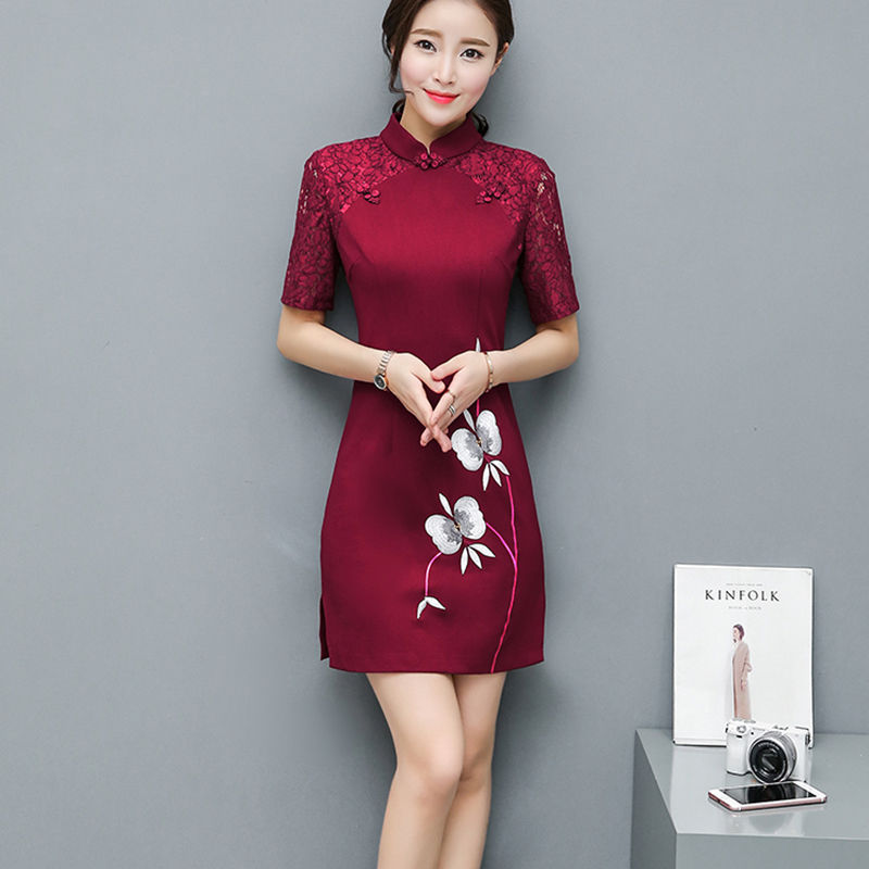 40岁媳妇胆子越来越大,这样凹凸的旗袍也敢穿出去,简直迷死人