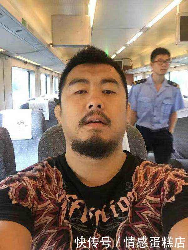 格斗狂人徐晓冬发鹿晗被打视频引围观，吐槽：我挺喜欢鹿晗