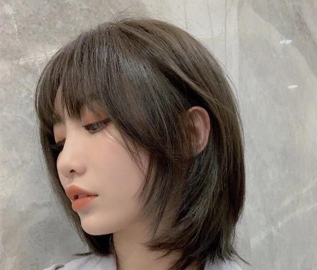  气质@五月适合剪头发，24款时尚减龄发型，谁剪都漂亮