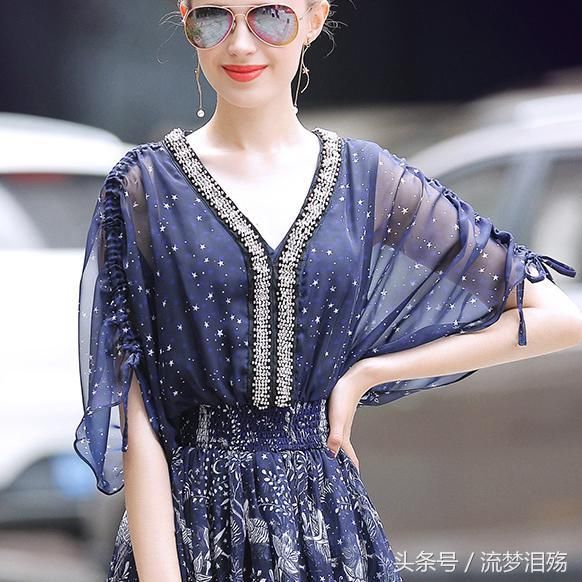 皮肤暗黄的女人，别乱穿！试试”温柔裙“，洋气减龄不美都难