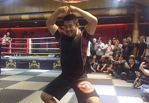 青岛功夫高手自称用腿能抽晕徐晓冬，格斗狂人:蹭我热度