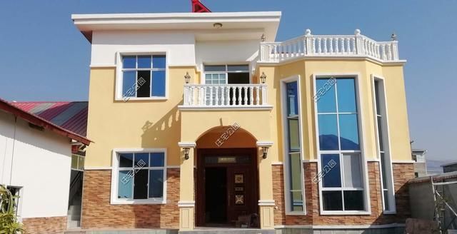 为啥说农村盖房，大门是重中之重？选好大门到底对房子有多重要？