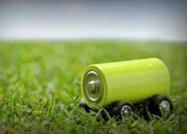 专家:新能源车纯属“骗局”,续航里程就是忽悠百姓,网上炸锅!