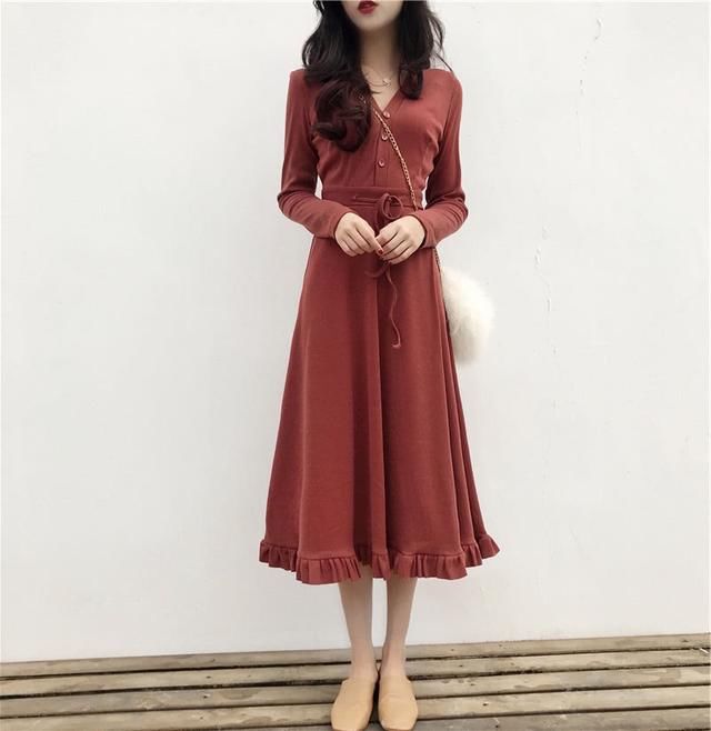 难怪表姐不穿牛仔裤,原来9月流行这样穿搭,女人味十足超迷人