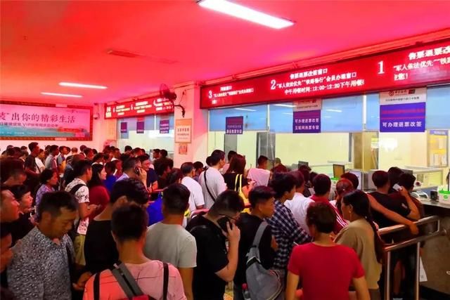  「转运」成昆铁路因水害中断！铁路特种车辆紧急转运村民