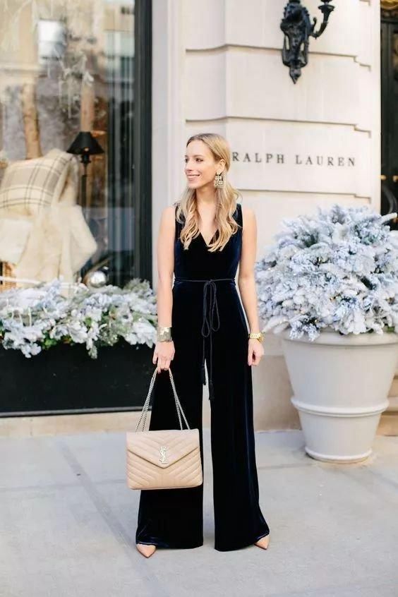 初秋穿什么?一件连体裤就够了