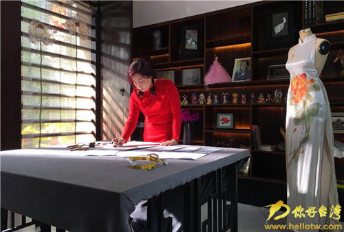 服装设计师邓兆萍:＂穿＂越改革开放四十年