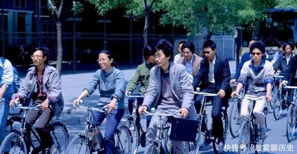 老照片，被这些八十年代的中国的高富帅的帅哥惊艳到了