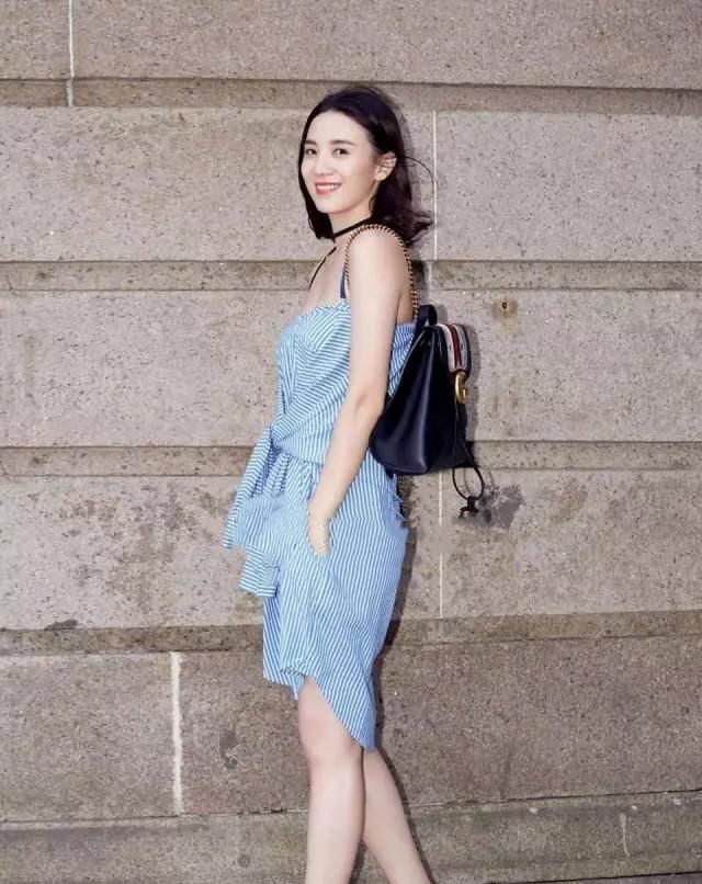  [时尚感]衬衫裙如何穿出高级感?