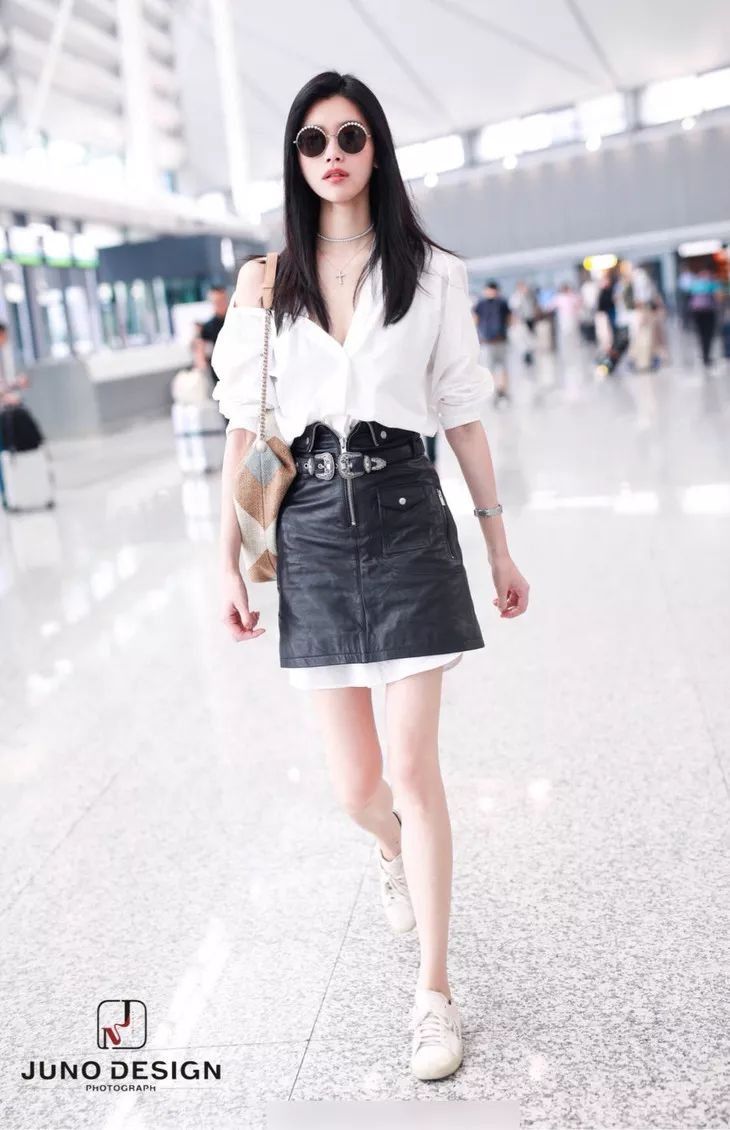 千万别学刘雯穿排扣连衣裙!